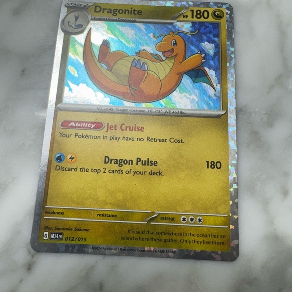 Dragonite Pokémon Card - Picture 2 of 5
